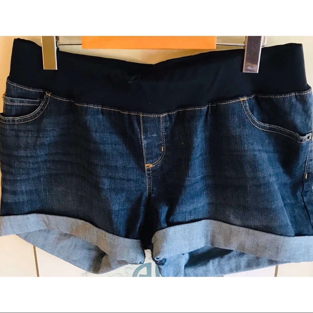 🌸Liz Lange Maternity Shorts